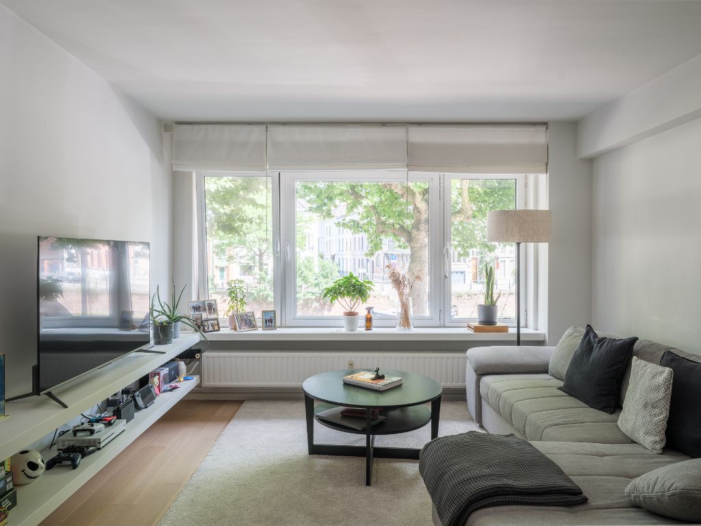 Instapklaar 3-slaapkamerappartement met uniek waterzicht en zonnig terras foto 5