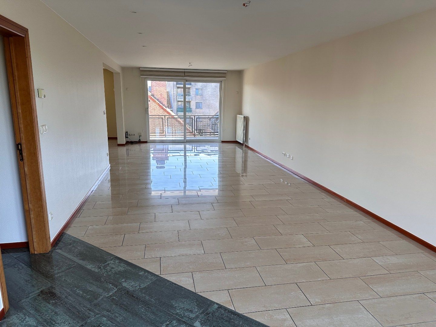 APPARTEMENT VAN 165m² MET 2 SLAAPKAMERS, 2 TERRASSEN en GESLOTEN GARAGE IN LANAKEN CENTRUM !  foto 4