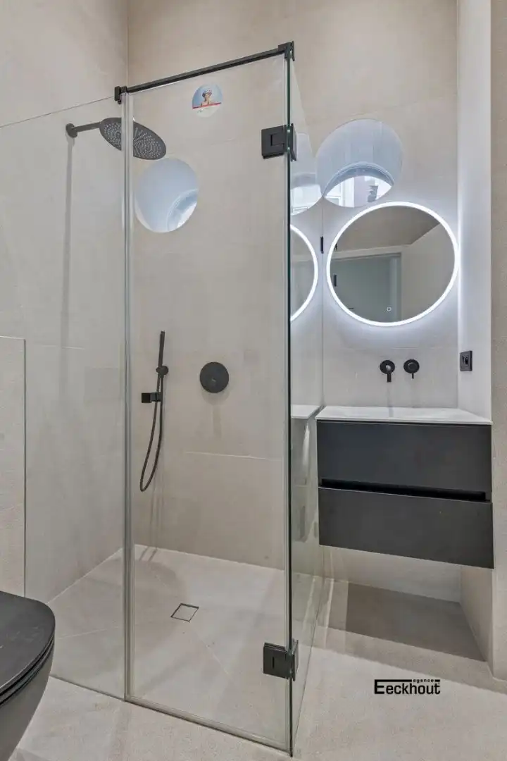 Luxe-appartement op het gelijkvloers met 2 slaapkamers en terras! foto 5