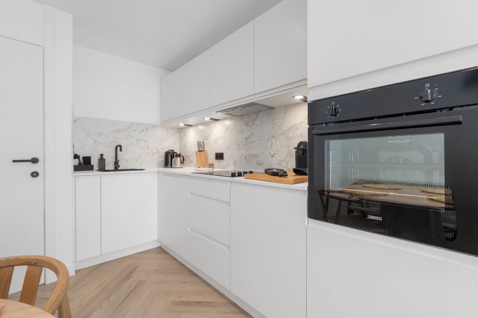 VOLLEDIG GERENOVEERD EN ZONNIG APPARTEMENT MET  ZIJDELINGS ZEEZICHT foto 4