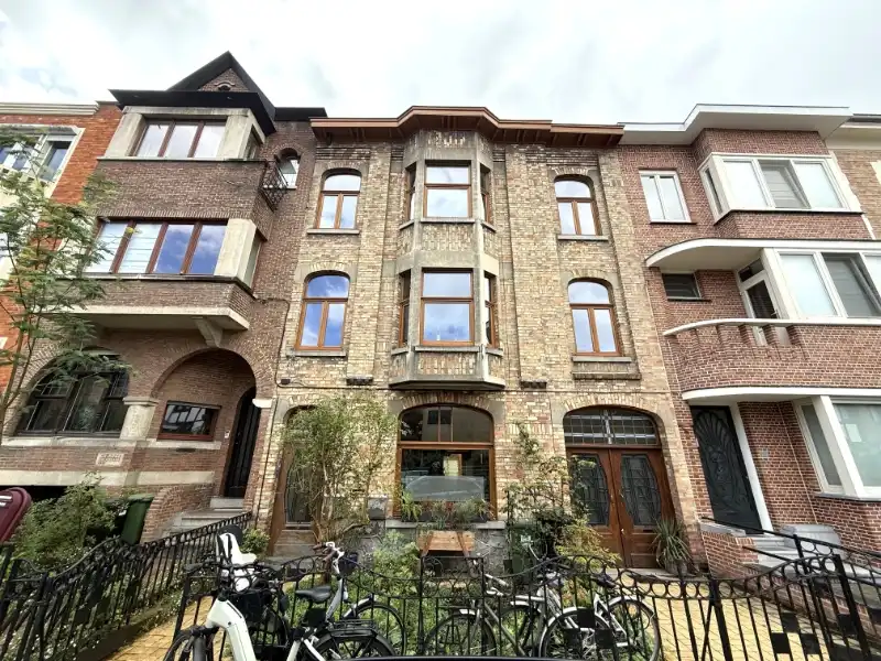 Prachtig gerenoveerd duplex appartement in het Miljoenenkwartier foto {{pictureIndex}}