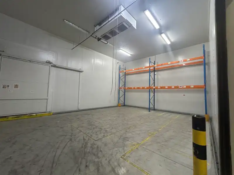 Logistiek magazijn foto 6