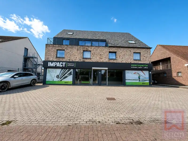 TOPLOCATIE: verhuurd handelspand van 258 m² met atelier en garage! foto {{pictureIndex}}