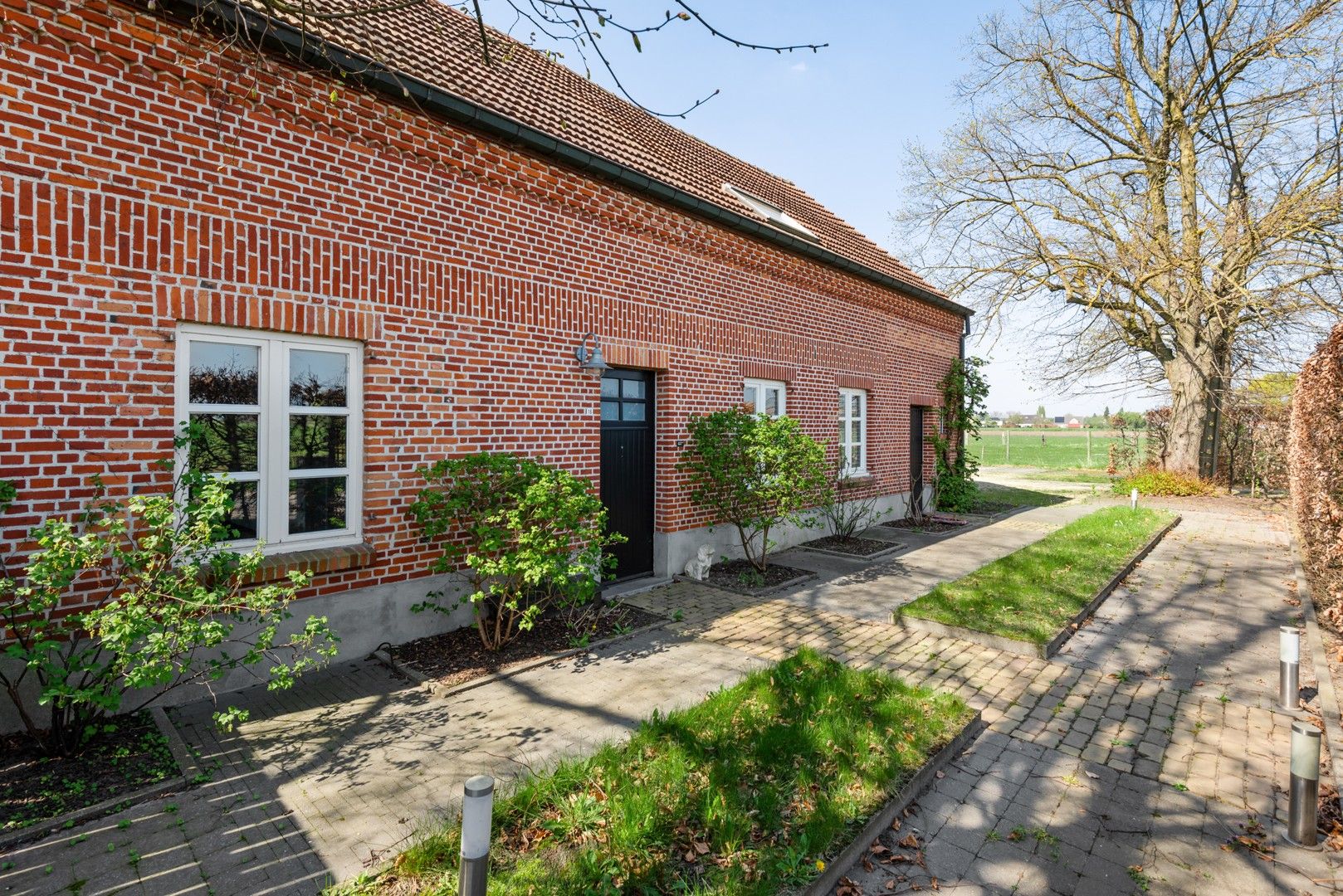 Karaktervolle hoeve op royaal perceel – ruimte, charme en eindeloze mogelijkheden foto 2
