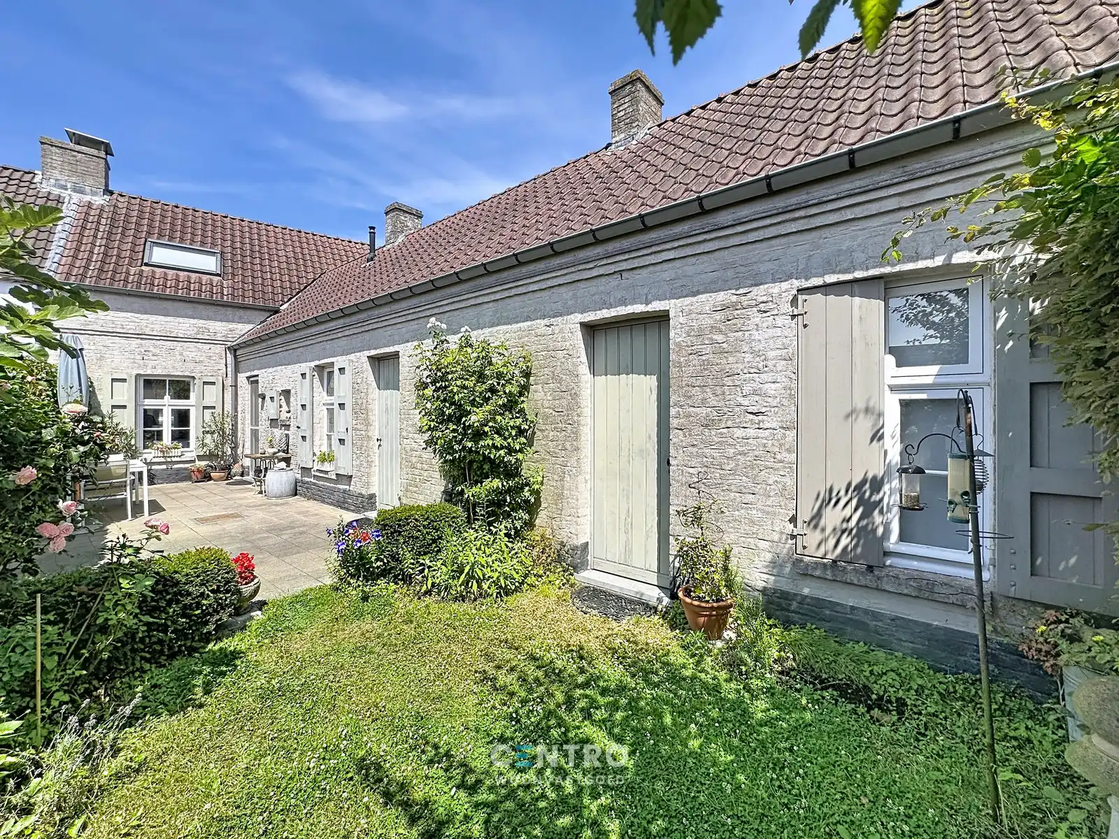 Leuke kunstenaarswoning met 3 slpks en 3 badks in 'het Witte dorp'! foto 19