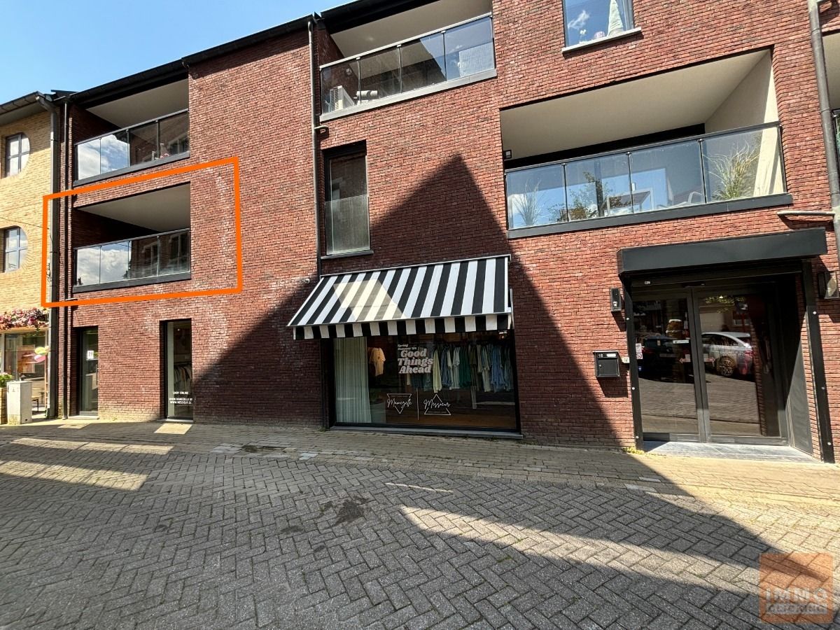 Tof 2 slaapkamerappartement met terras foto 1