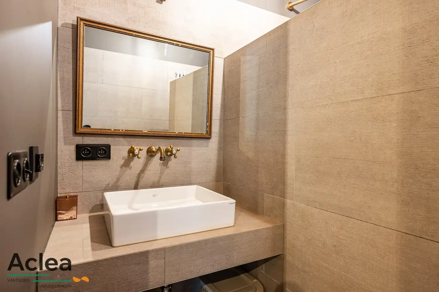 Karaktervol landhuis met paardenstal op 5.943m² in een groene omgeving foto 24