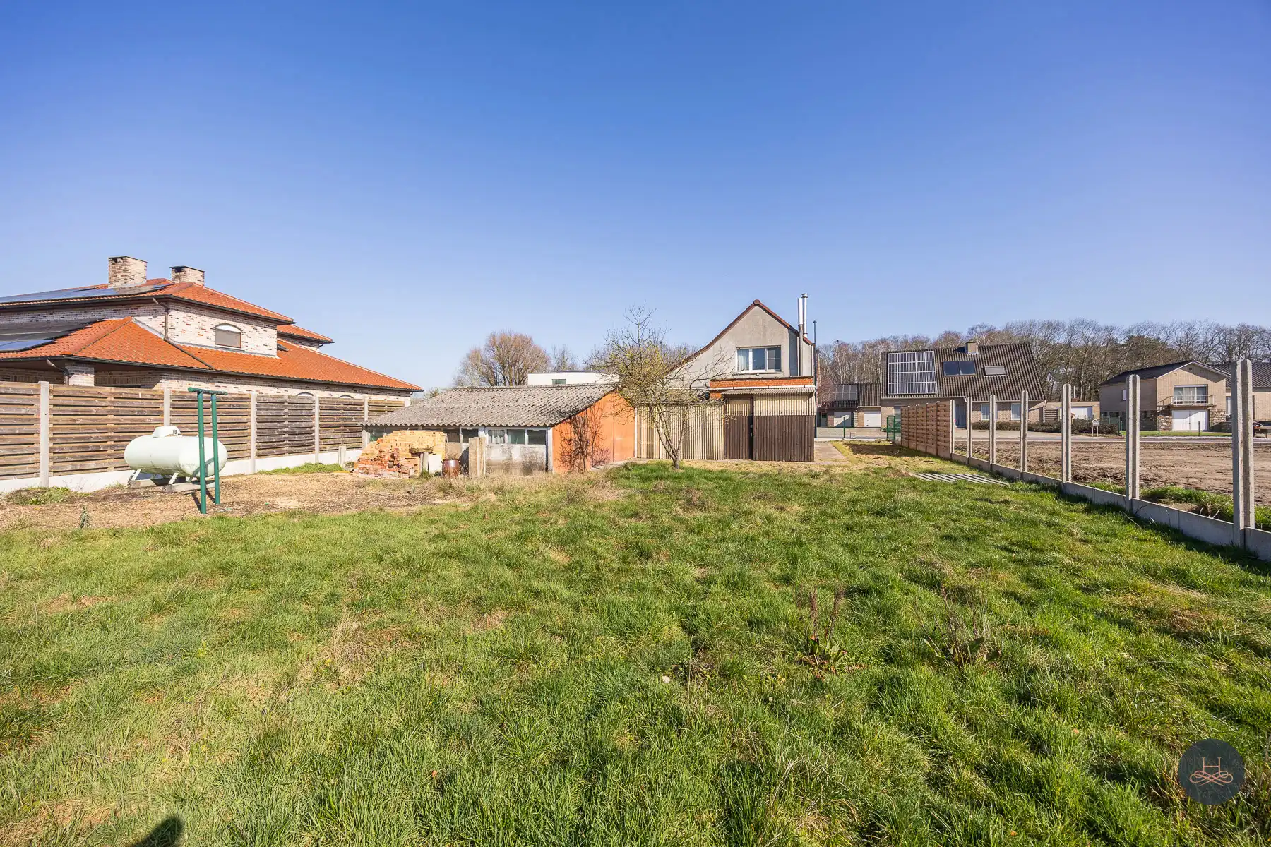Openstaande te renoveren woning op 1685m² te Begijnendijk foto 4