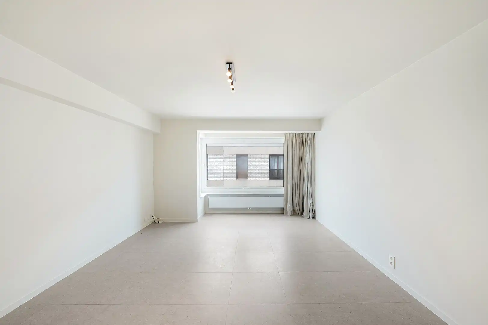 Modern instapklaar appartement met 2 slaapkamers en zijdelings zicht op zee. foto 7