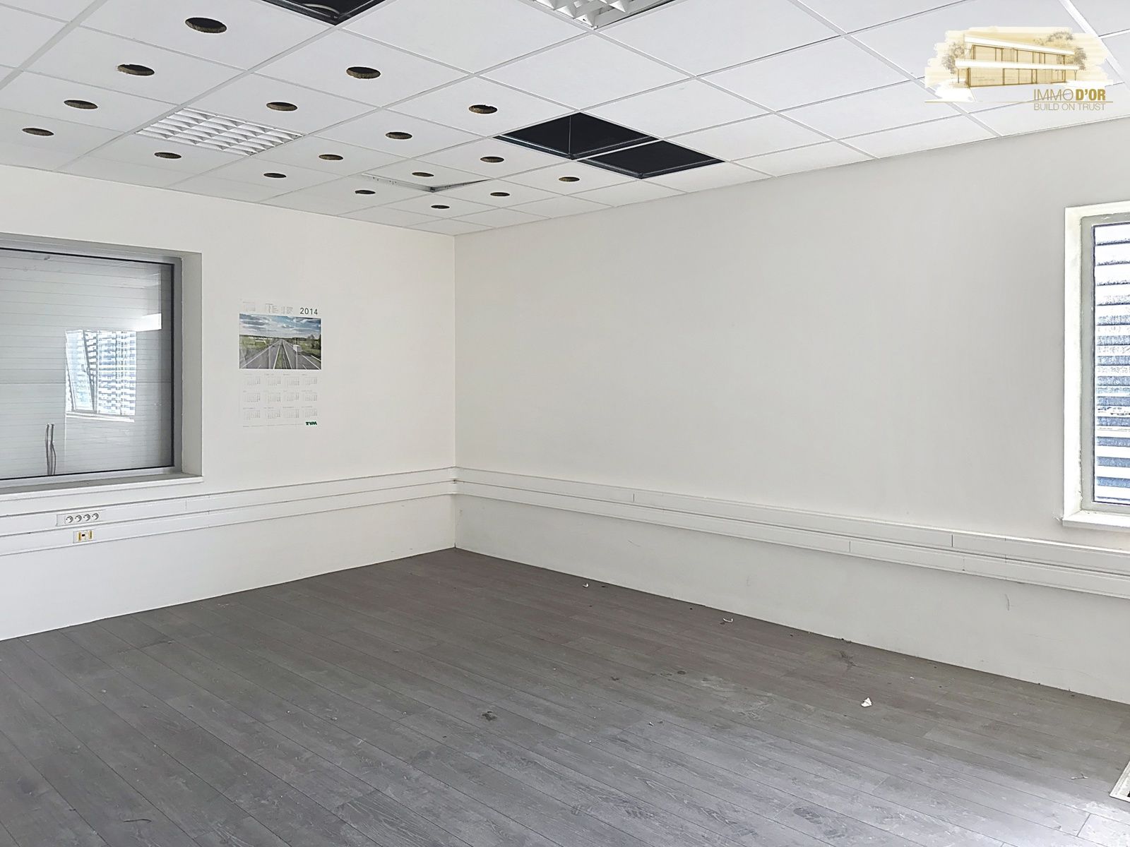 POLYVALENTE COMMERCIELE/KANTOOR RUIMTE MET RUIME PARKING foto 7