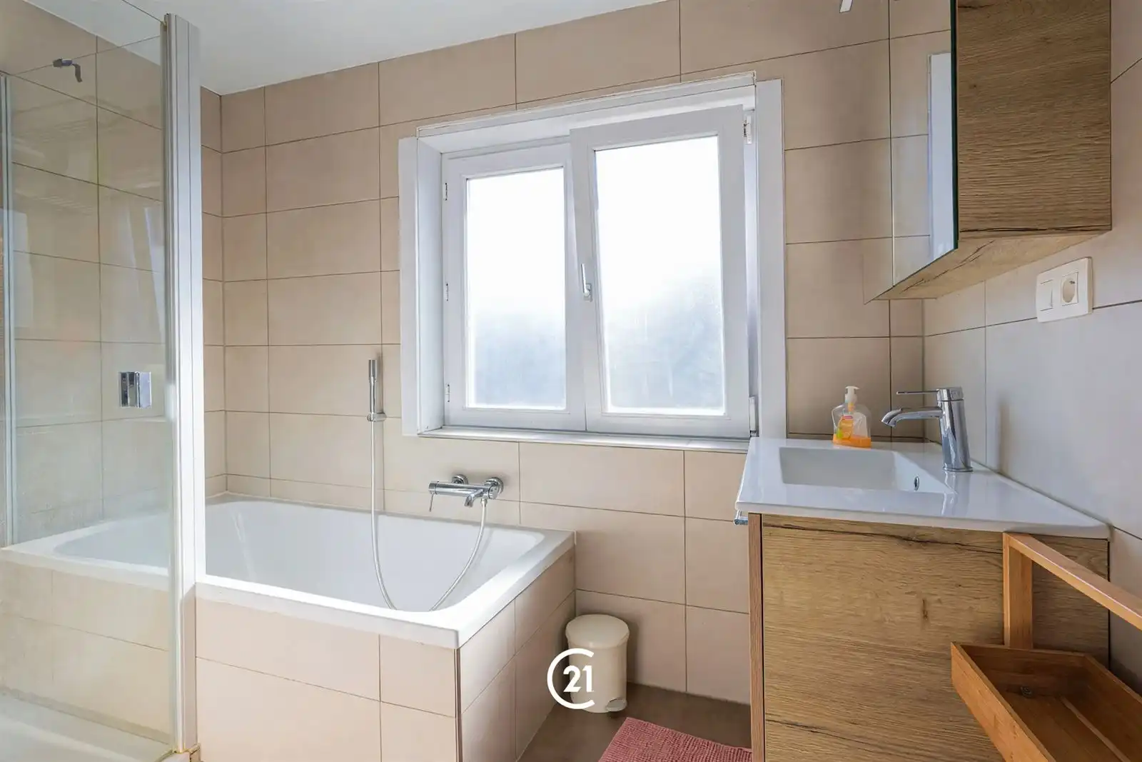 Instapklare woning met  3 slaapkamers foto 12