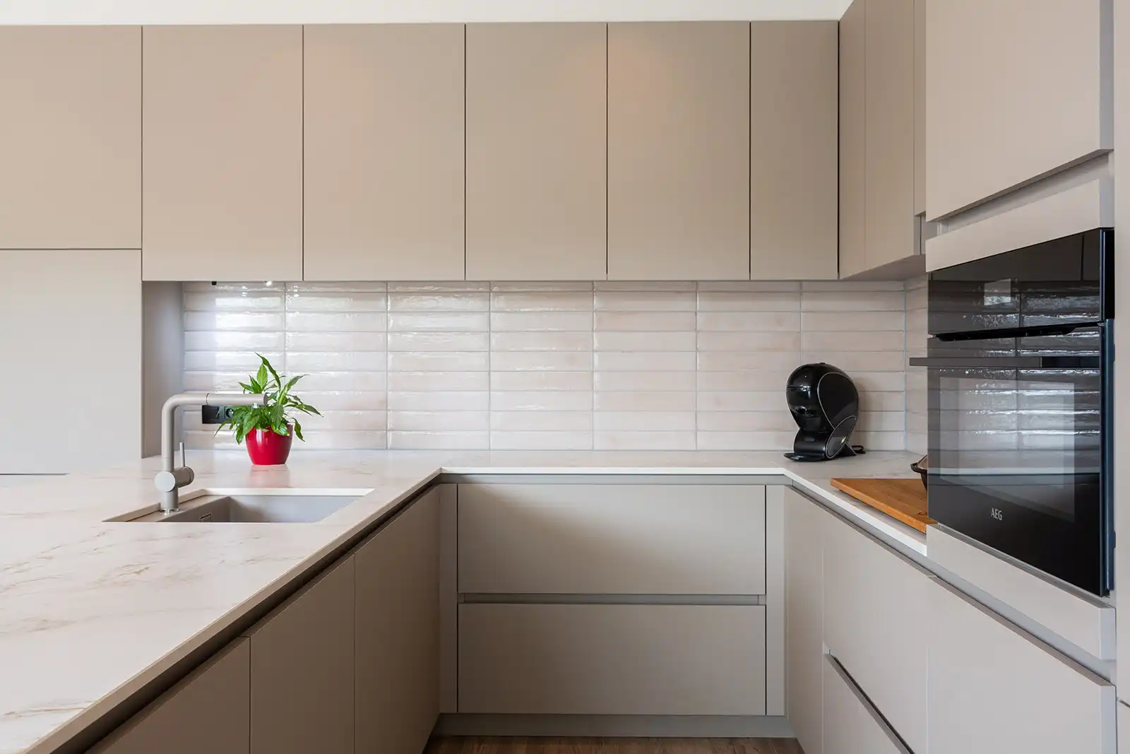 Stijlvol nieuwbouwappartement in idyllisch binnengebied foto 13