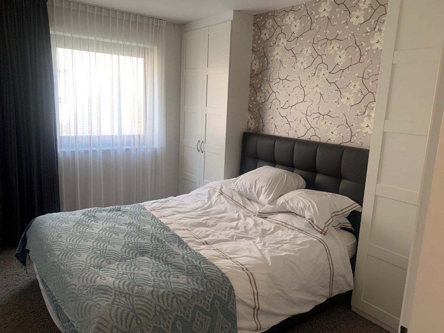 Gemeubeld appartement met twee slaapkamers én garagebox - frontaal zeezicht foto 4