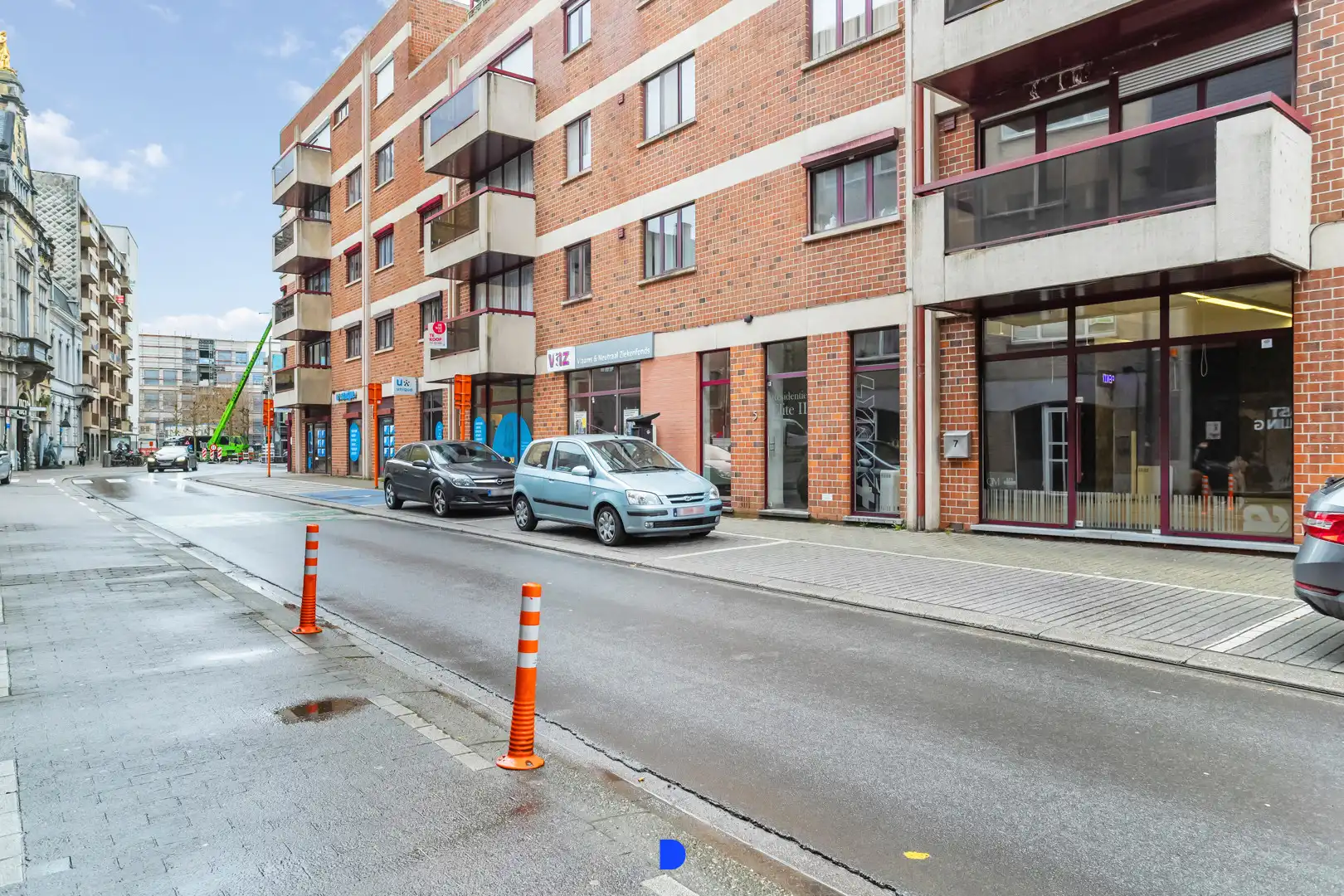 Verhuurd handelspand in het centrum van Roeselare. foto {{pictureIndex}}