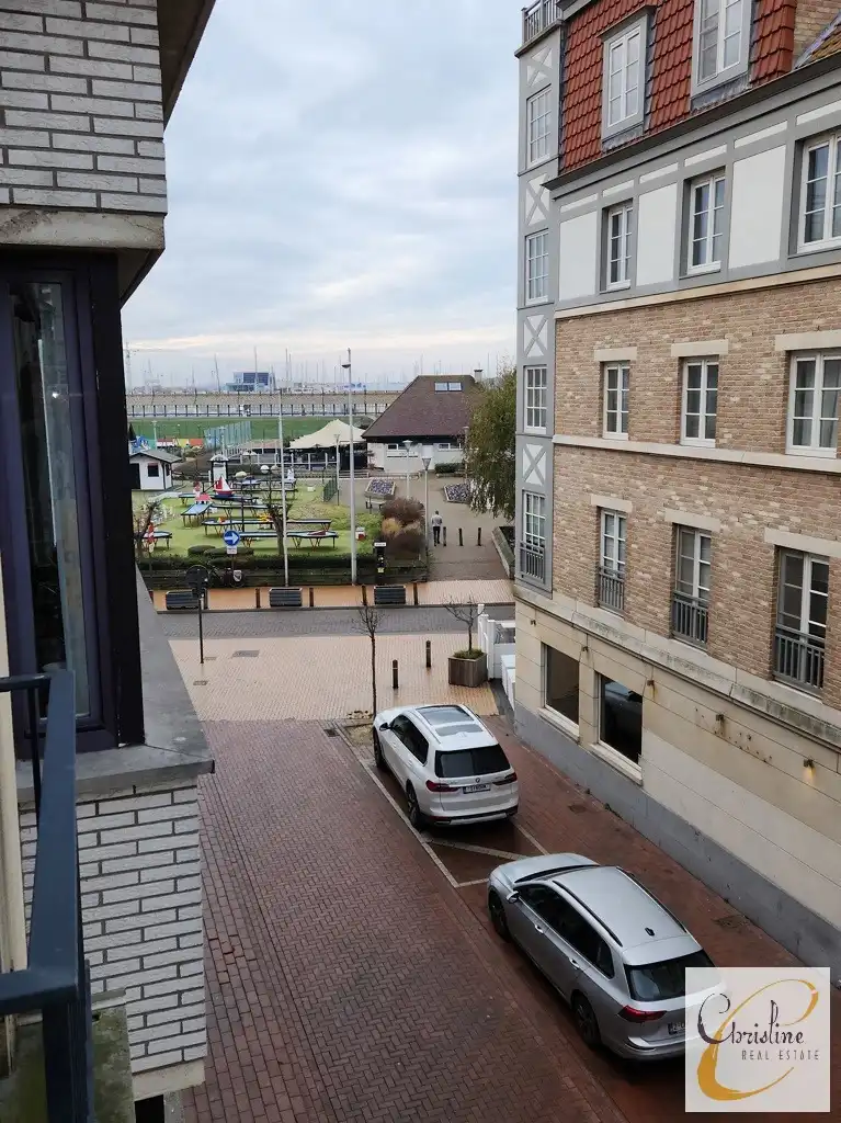 Karaktervol investeringspand op topligging in Blankenberge  foto 13