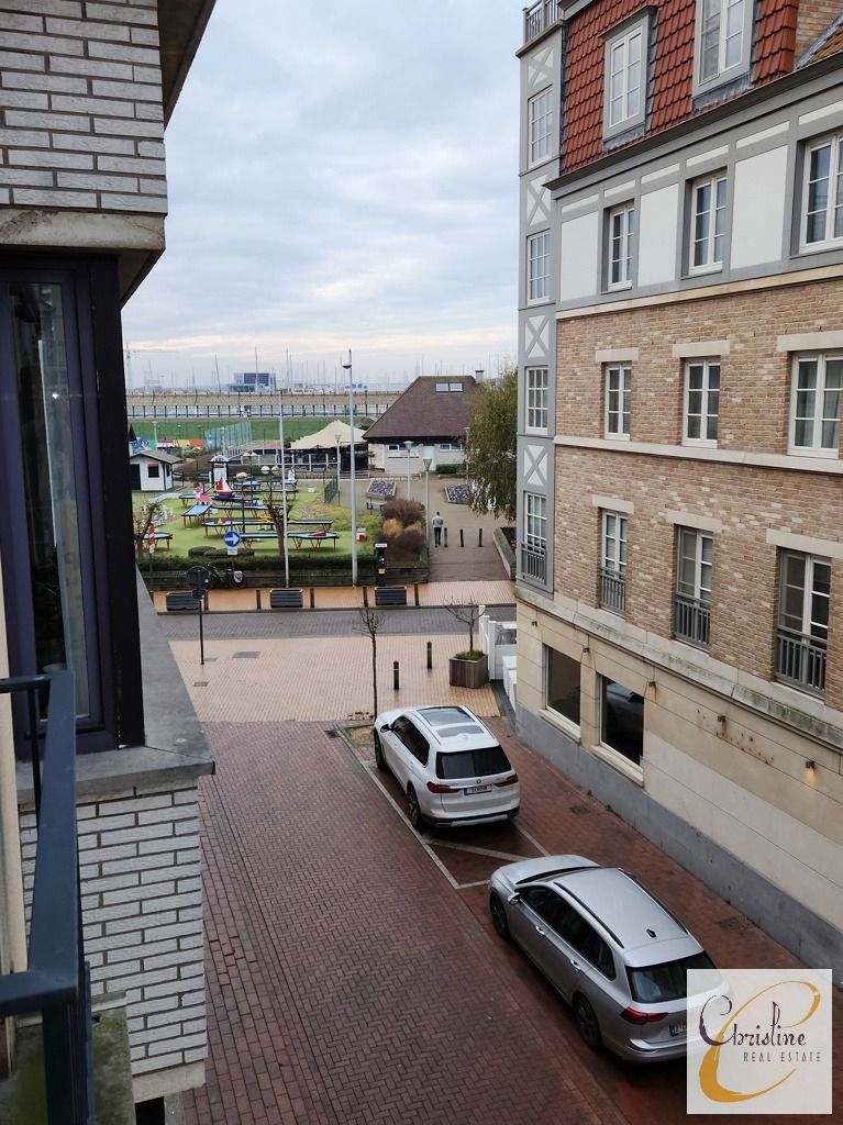 Karaktervol investeringspand op topligging in Blankenberge  foto 13