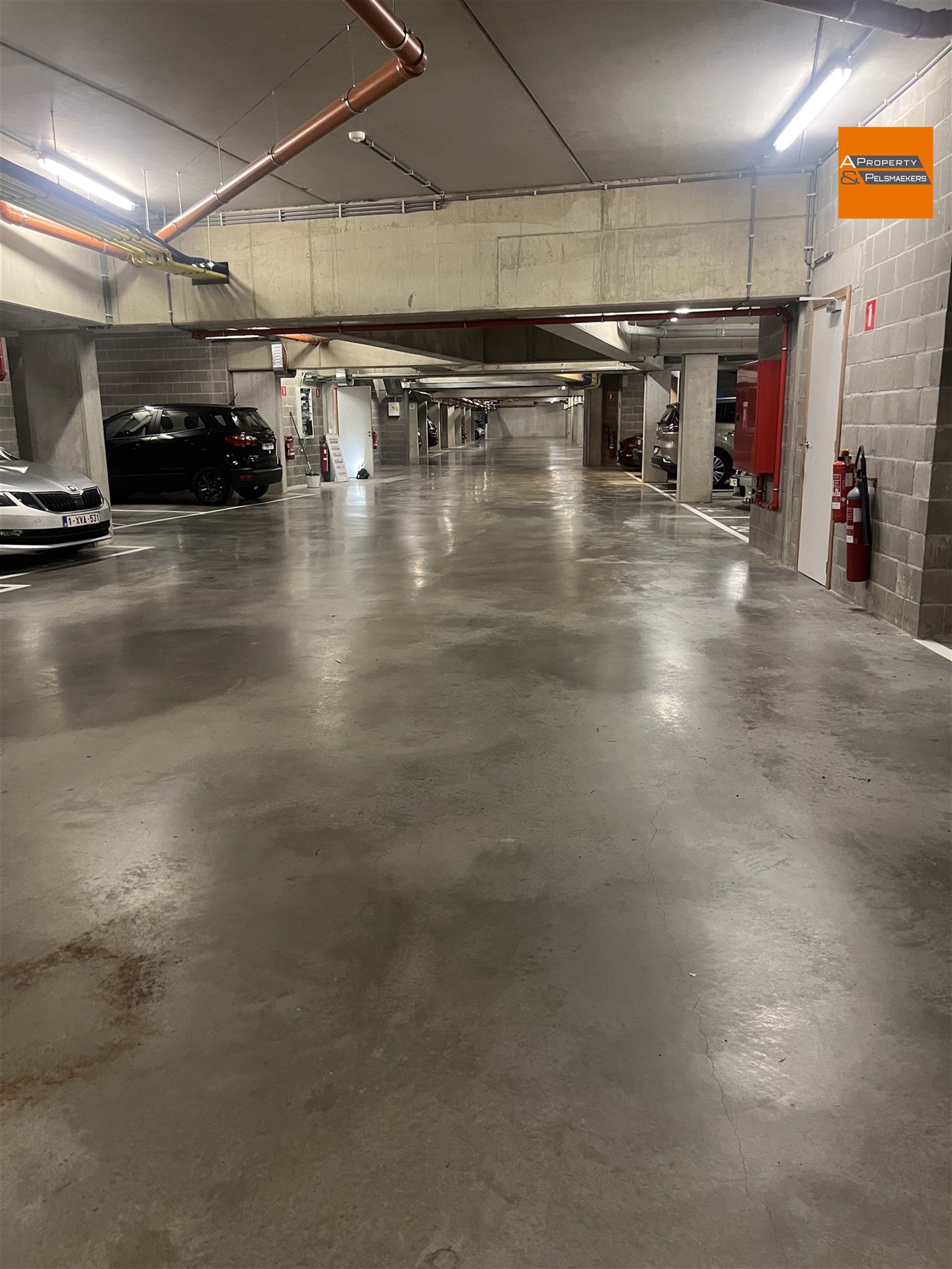 Parking - Binnenstaanplaats foto 2