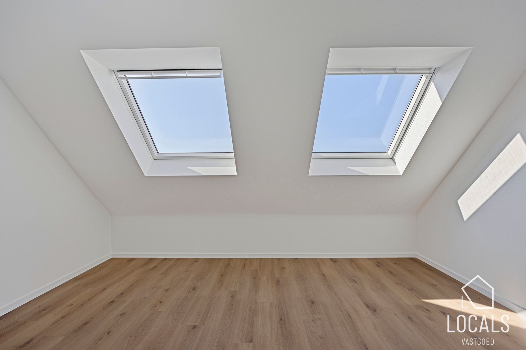 Modern en ruim duplexappartement met zonnig terras foto 15