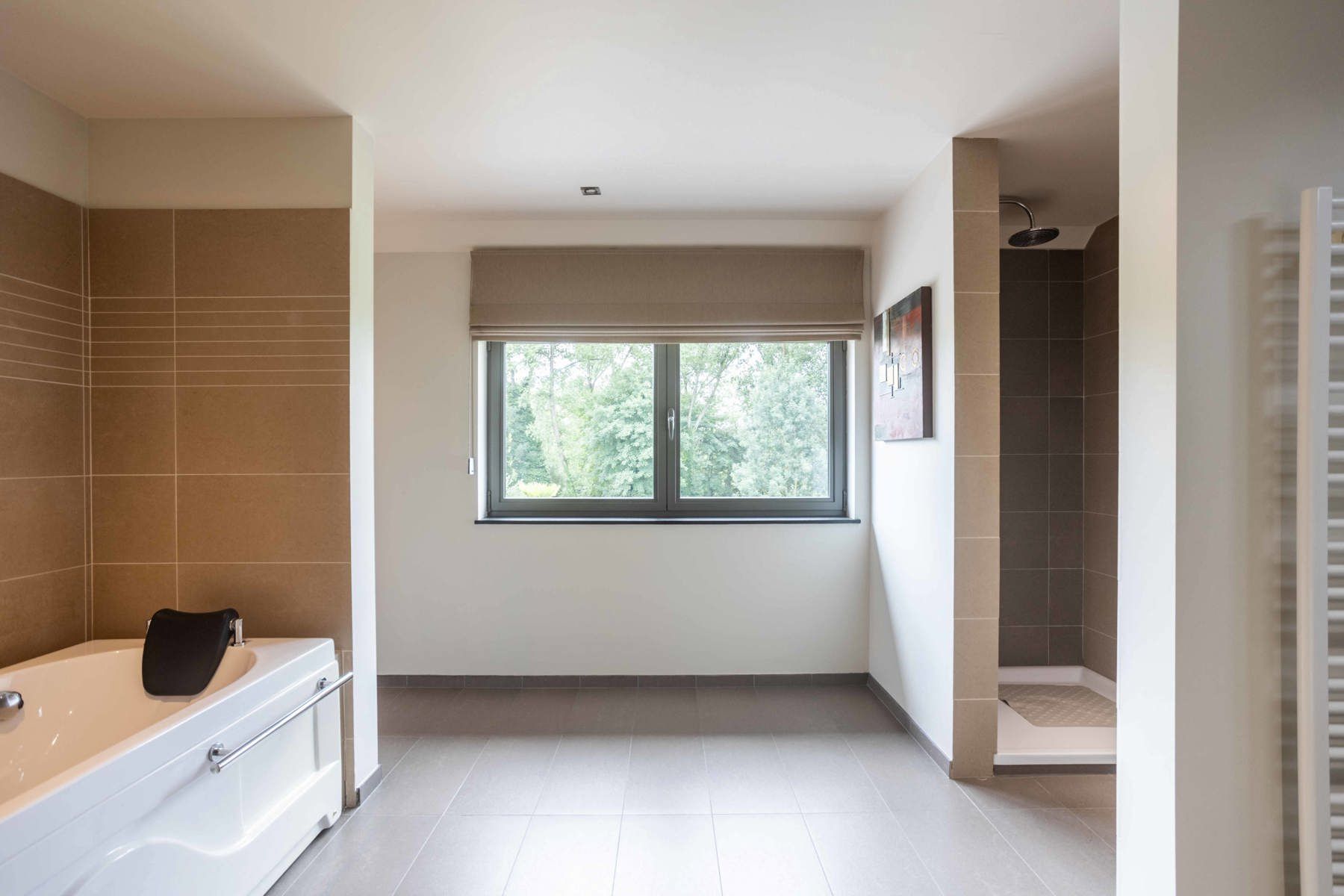 Instapklare woning 4 slpks met zwembad en poolhouse foto 18