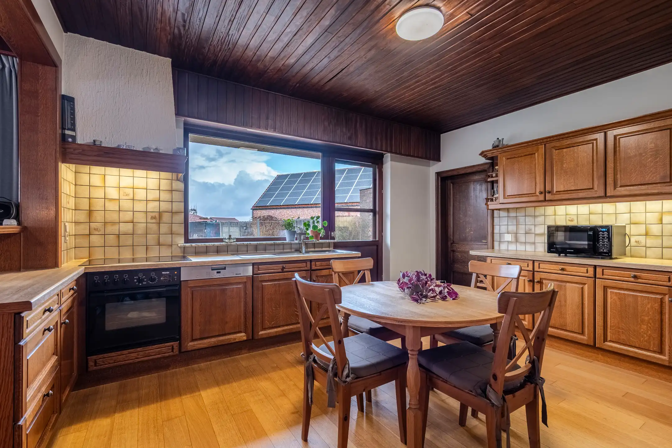 Gelijkvloerse ééngezinswoning met 3 slpk. en inpandige garage in Ravels  foto 17