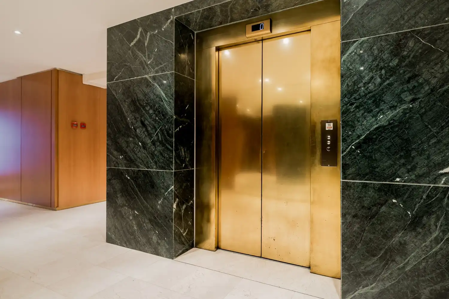 Ruim appartement op strategische locatie met veel lichtinval foto 23