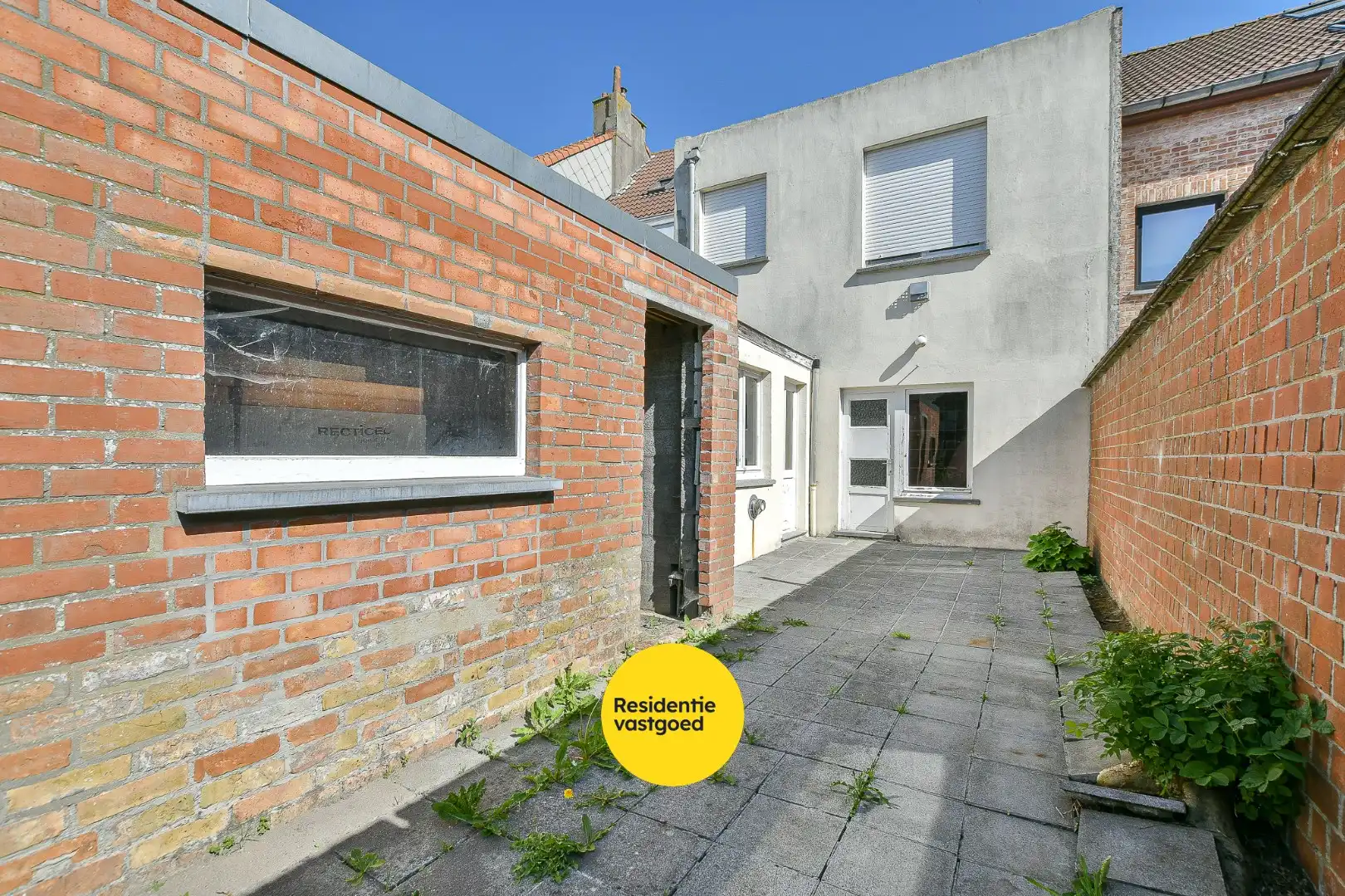 Rijwoning met veel potentieel, garage en tuin nabij centrum Blankenberge foto 4
