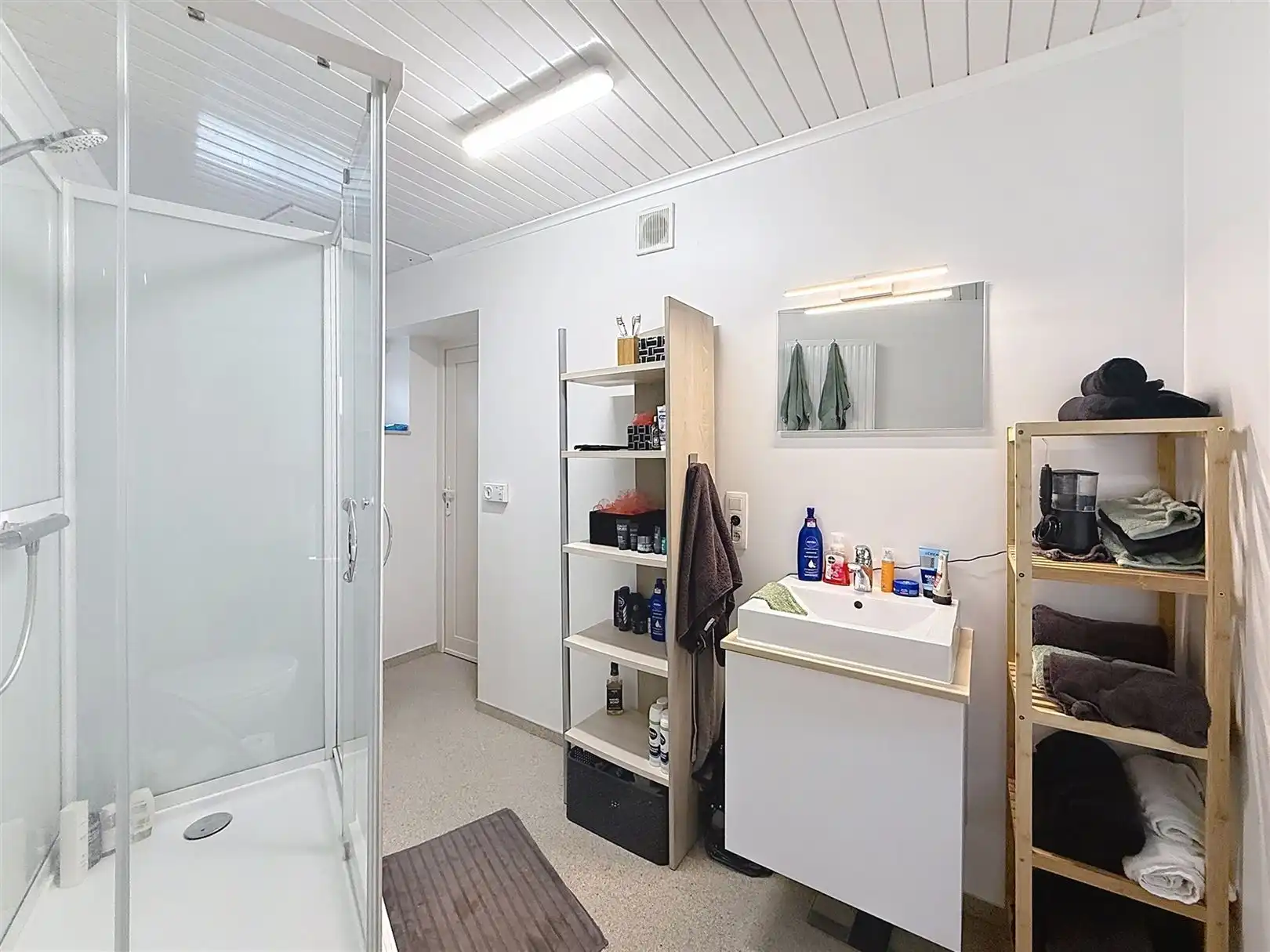 Ruime woning met 4 slpks en verhuurde studio + tuin foto 30