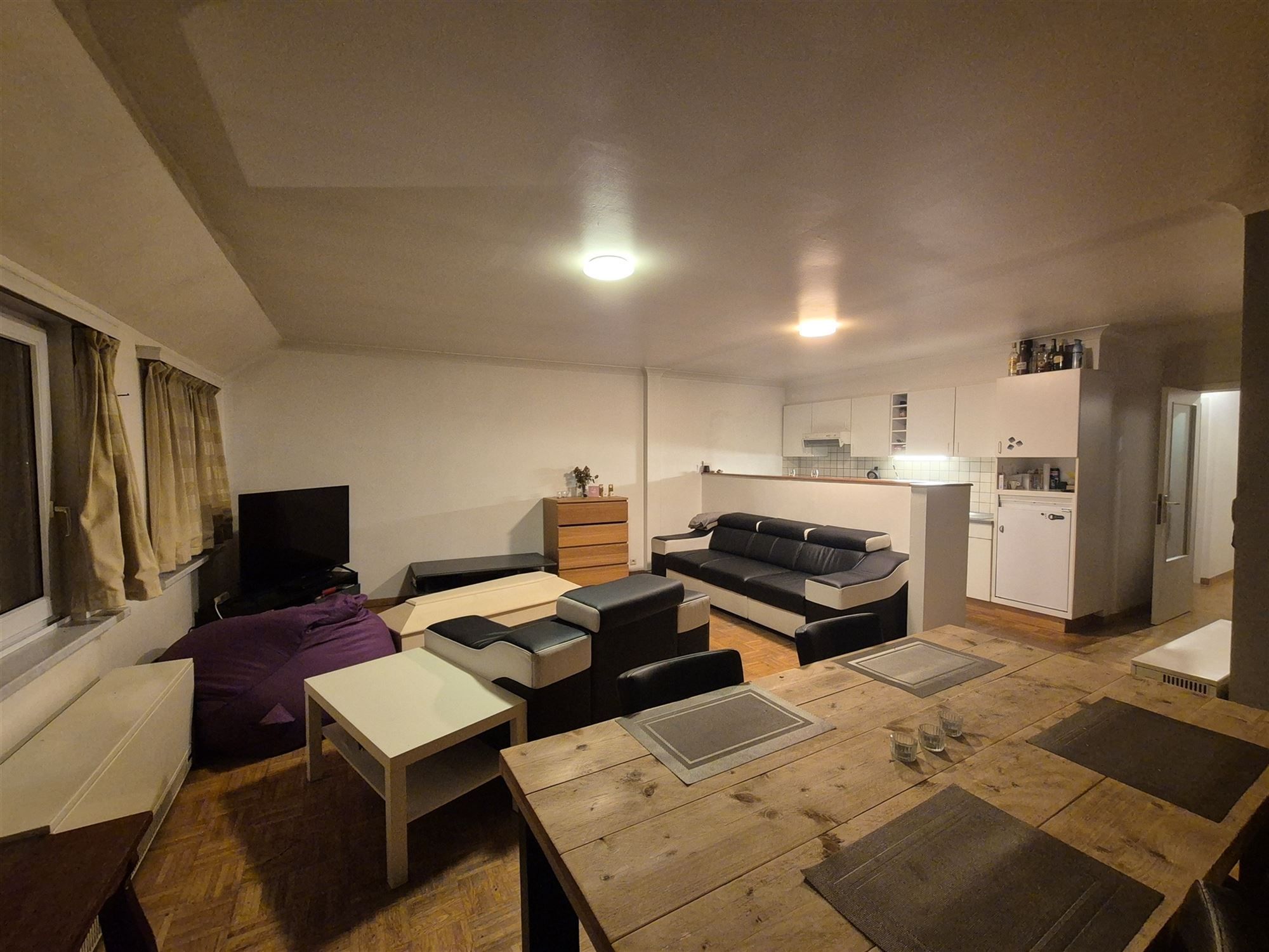 Centraal gelegen appartement met 2 slaapkamers. foto 4