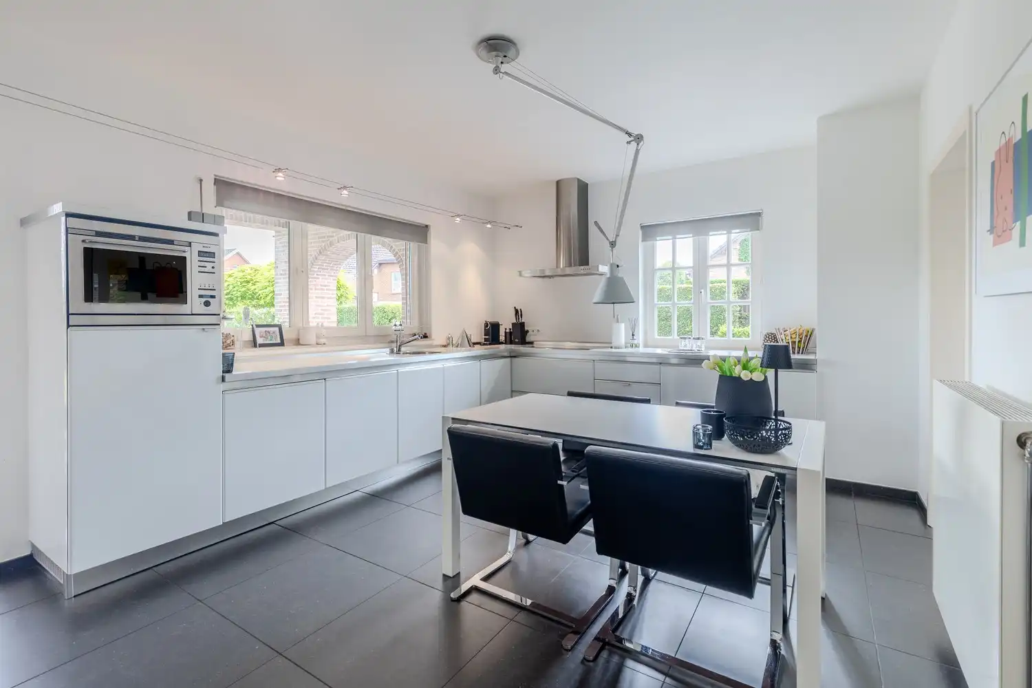 Verzorgde, instapklare woning met 3 slaapkamers én 2 badkamers in het gezellige Mopertingen, Bilzen-Hoeselt. foto 13