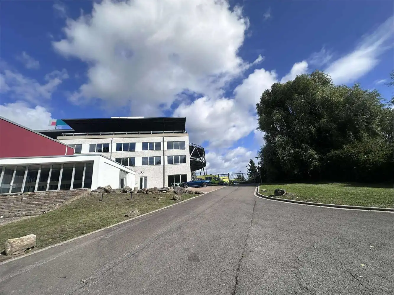 UNIEKE KANTOREN MET PARKING EN VERSCHILLENDE OPPERVLAKTES foto 38