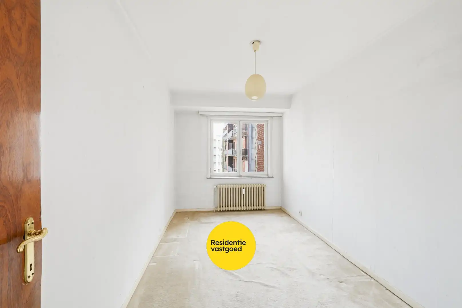 Op te frissen 2-slaapkamerappartement met open zicht te Oostende foto 14