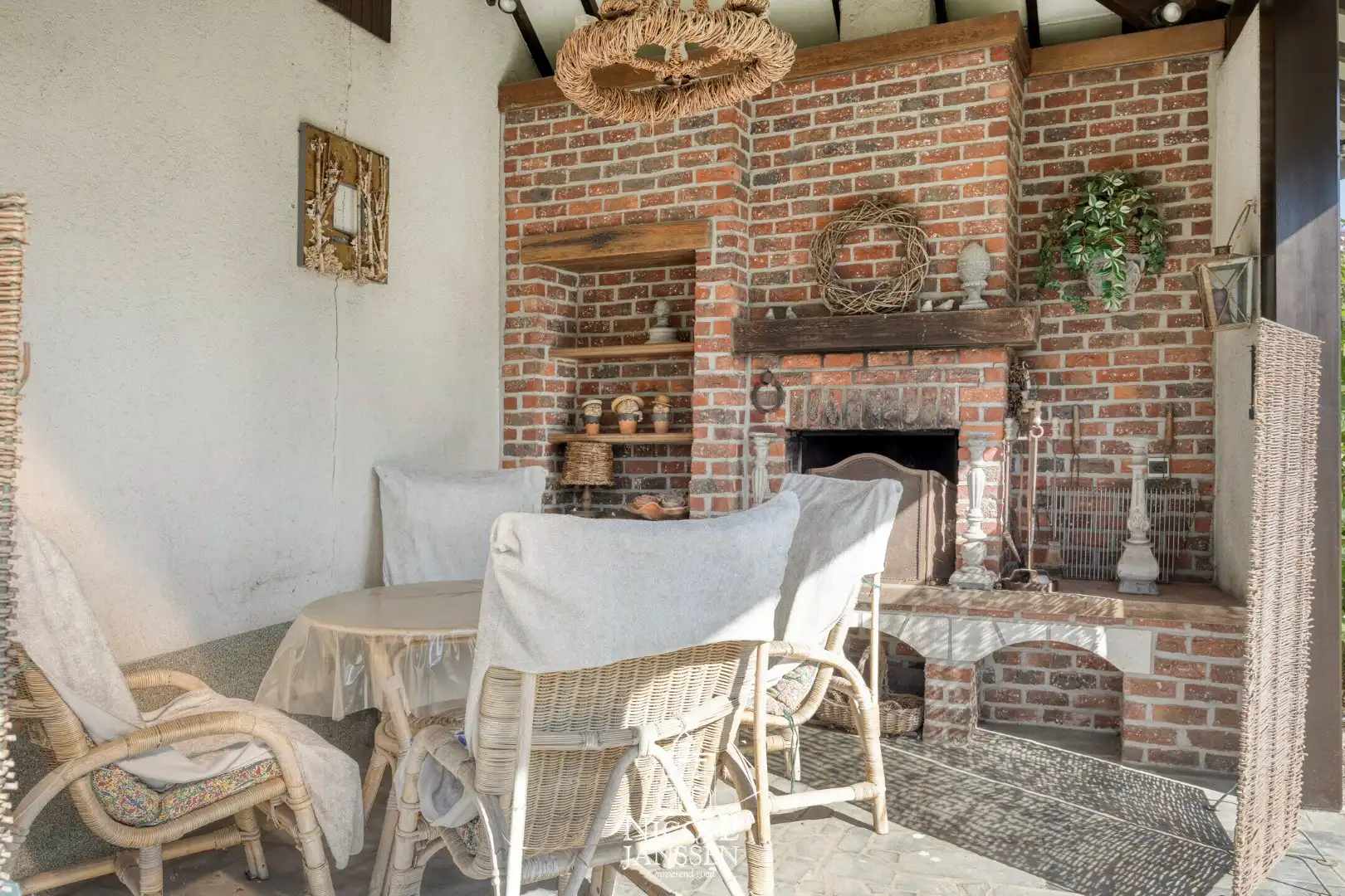 Ruime woning in landelijke omgeving foto 33