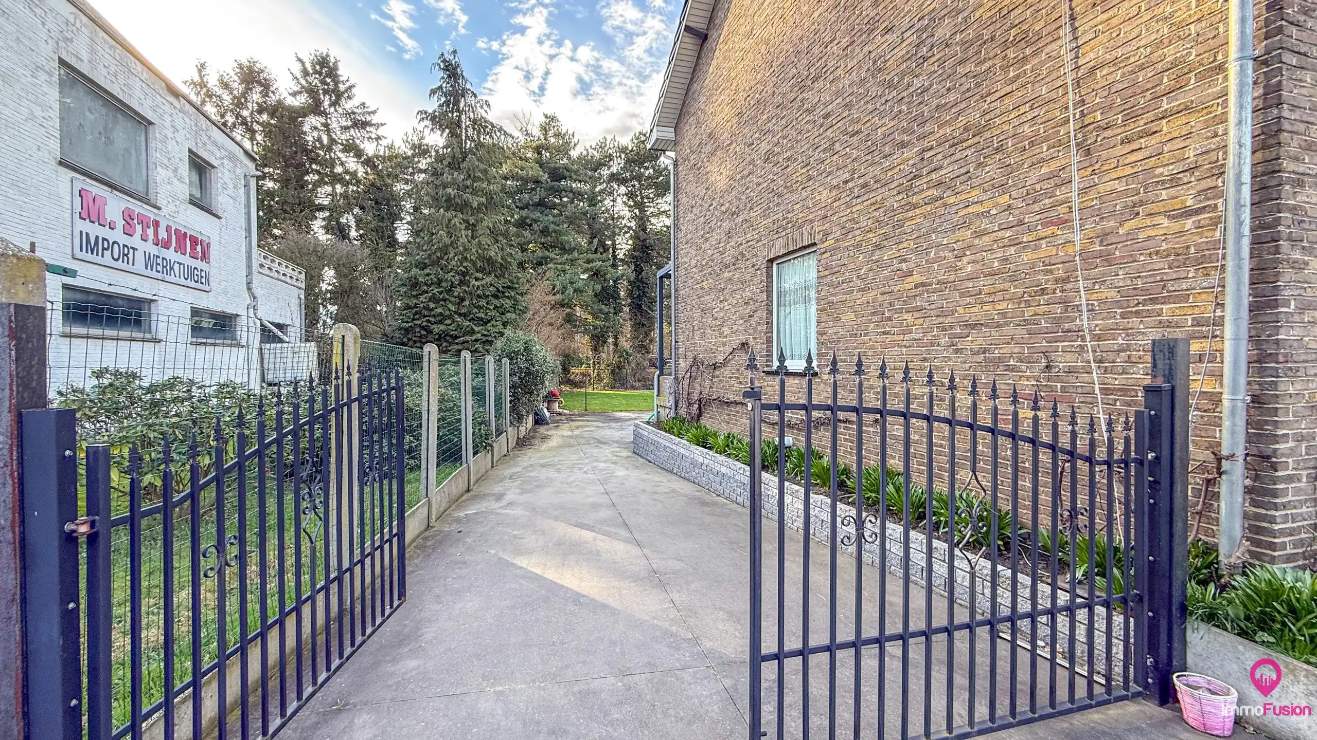 Instapklare woning met 3slpks, kelder en mooie tuin in Ham! foto 31