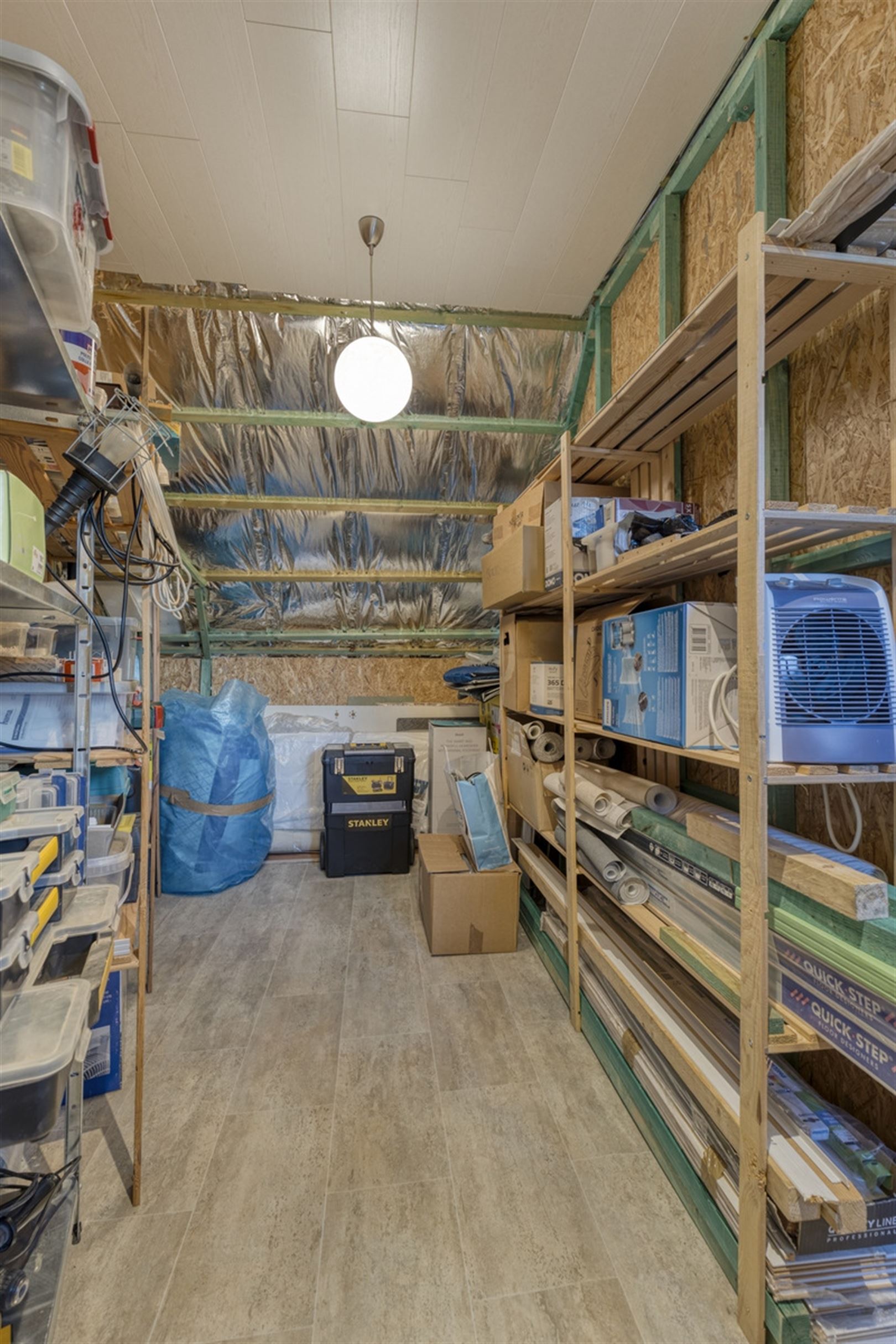 Rustig gelegen woning met garage foto 20