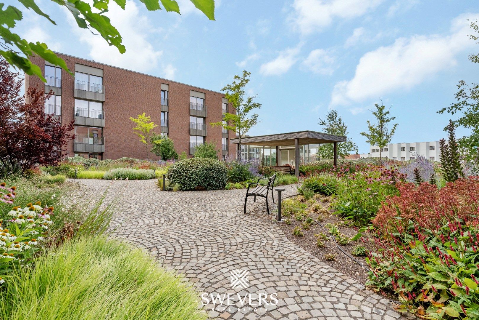 Stijlvol, instapklaar 2 slpk-appartement met zonrijk terras op TOPlocatie te Quartier Bleu foto 27