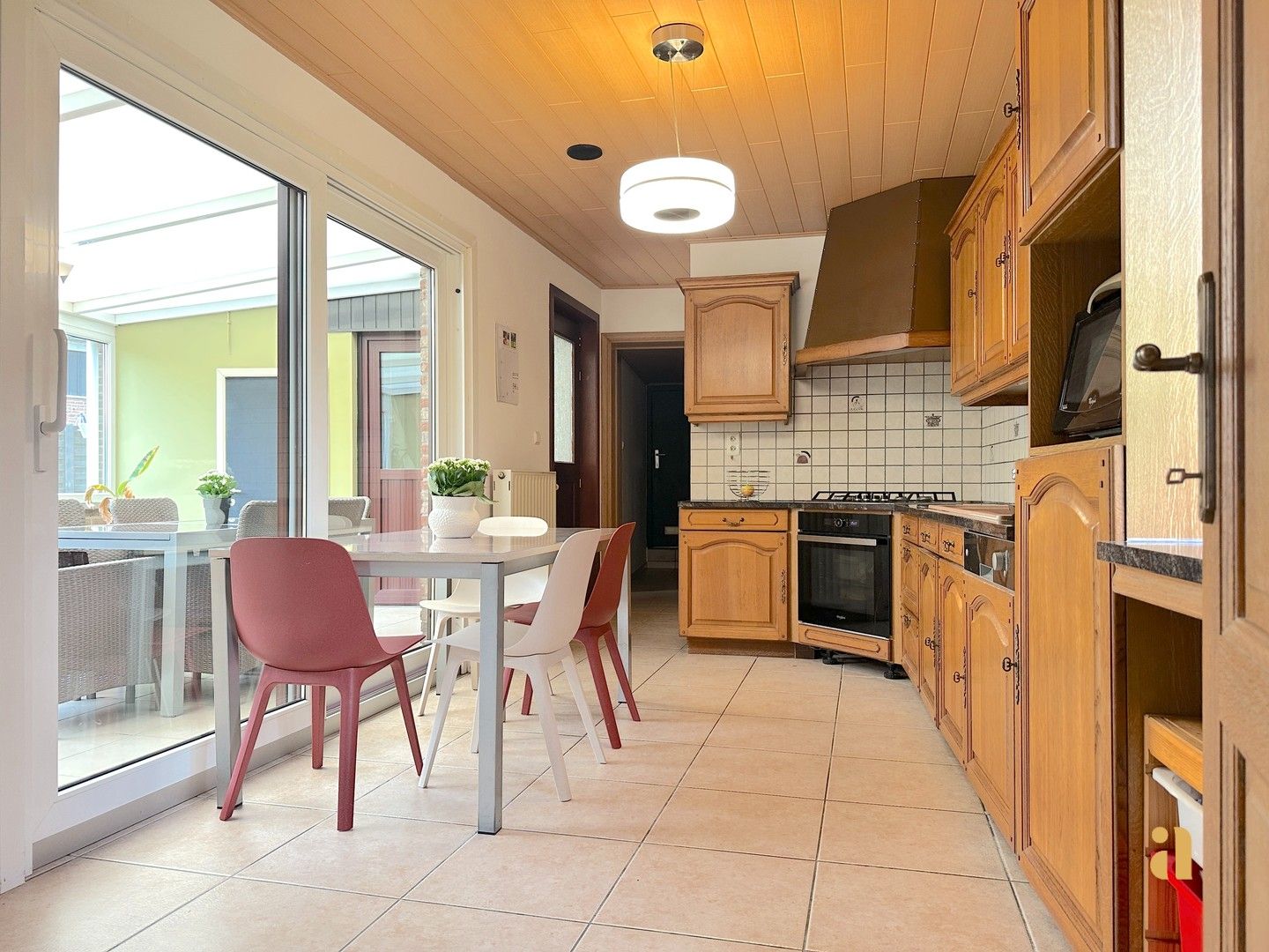 Gezinswoning met optie voor zelfstandige en prachtig uitzicht foto 11