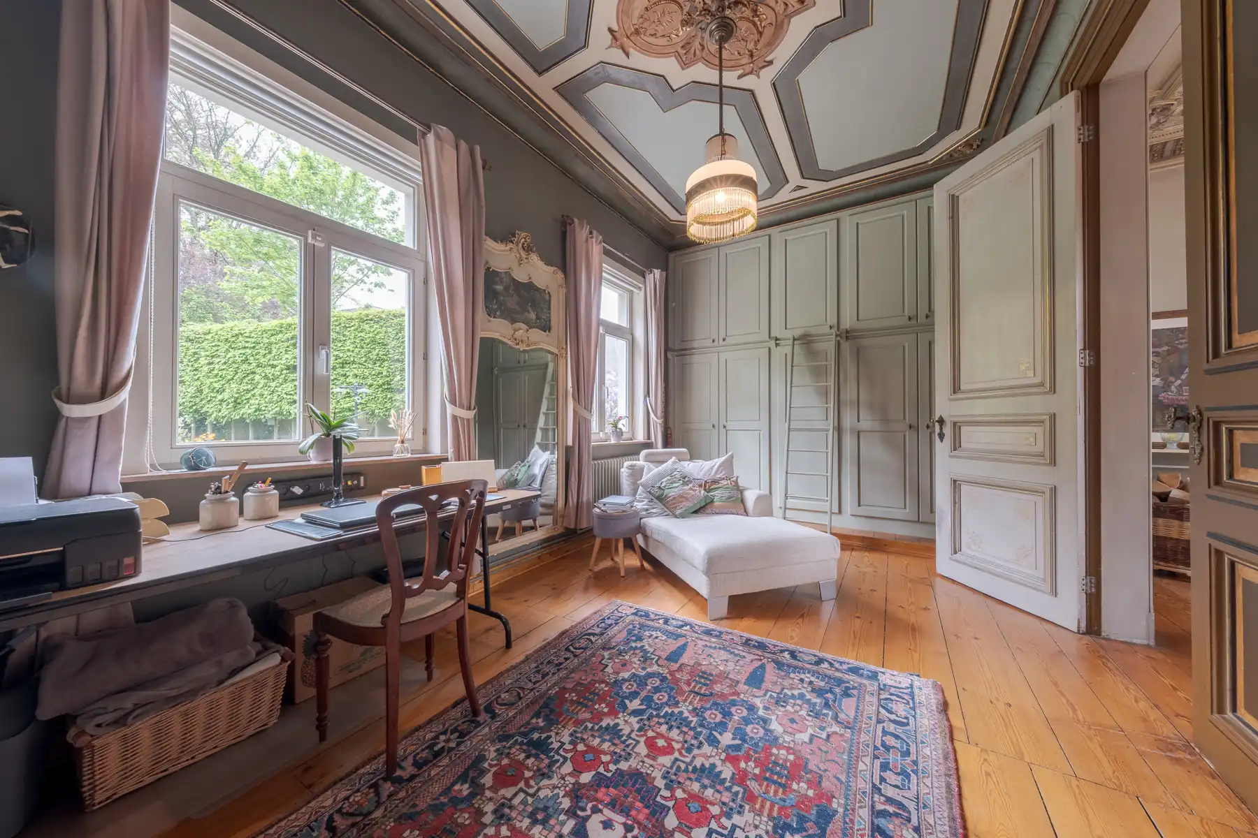 Uniek gerestaureerd herenhuis met parktuin foto 8