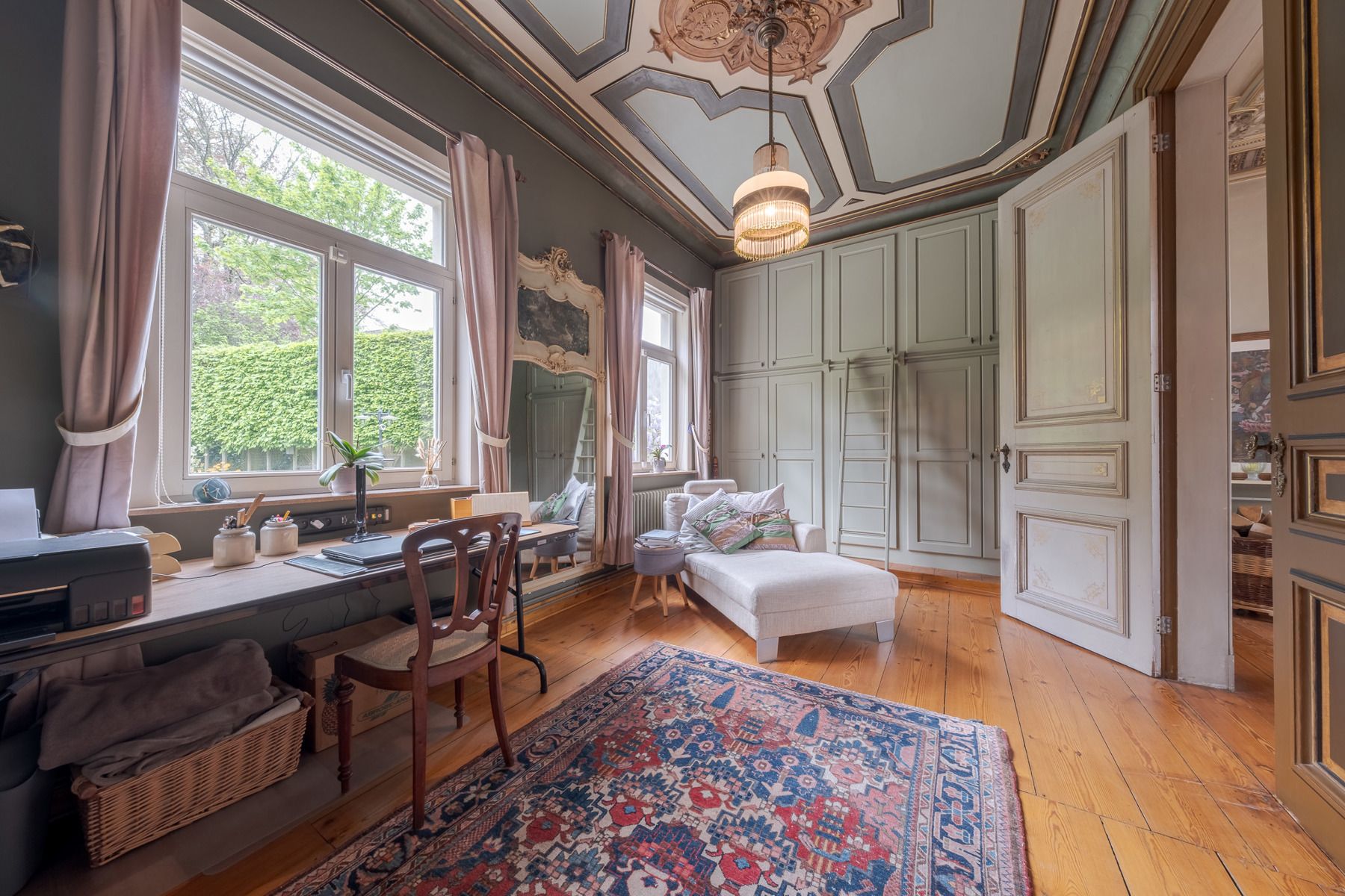 Uniek gerestaureerd herenhuis met parktuin foto 8