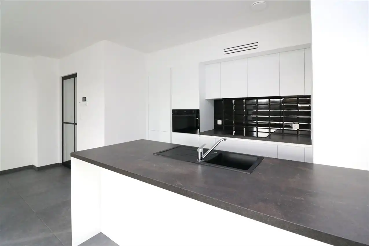 Zonnig appartement, zuidterras, twee slpk, autostaanplaats op gunstige locatie foto 47