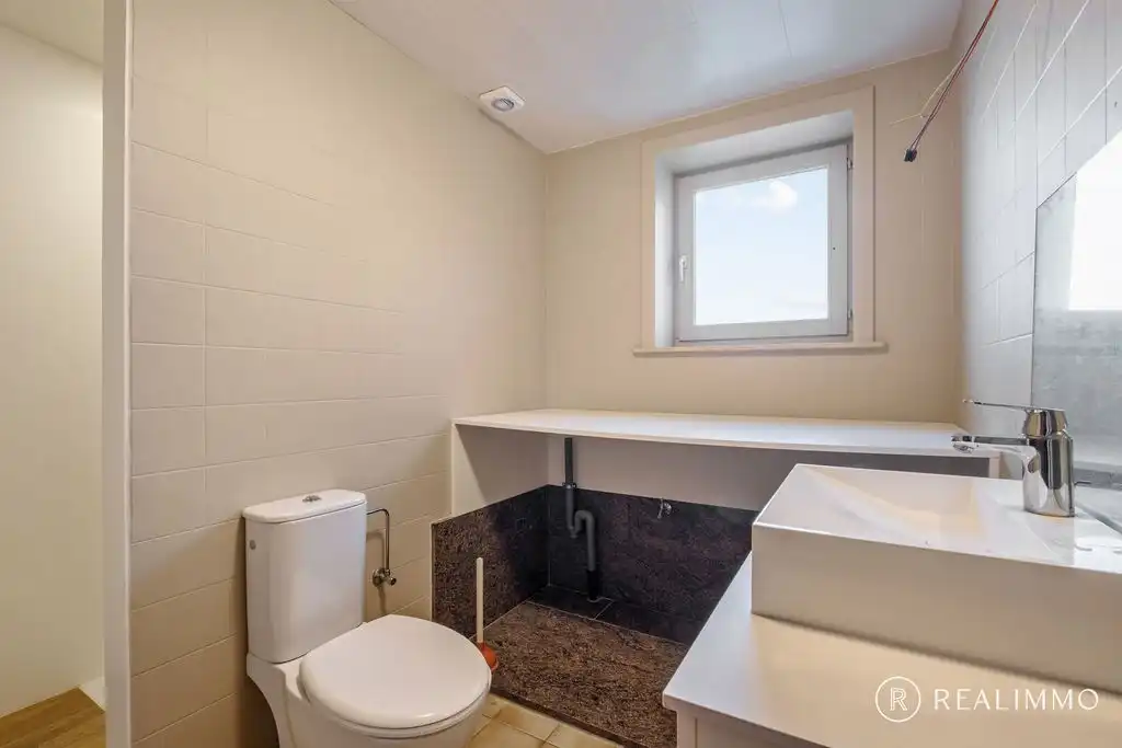 Zéér ruime rustig gelegen villa met bijgebouwen op  8.292m² foto 14