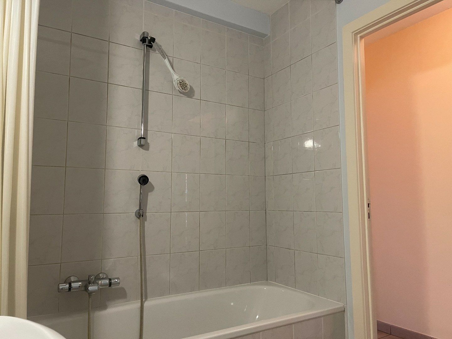 Tweeslaapkamerappartement met ondergrondse autostaanplaats foto 10