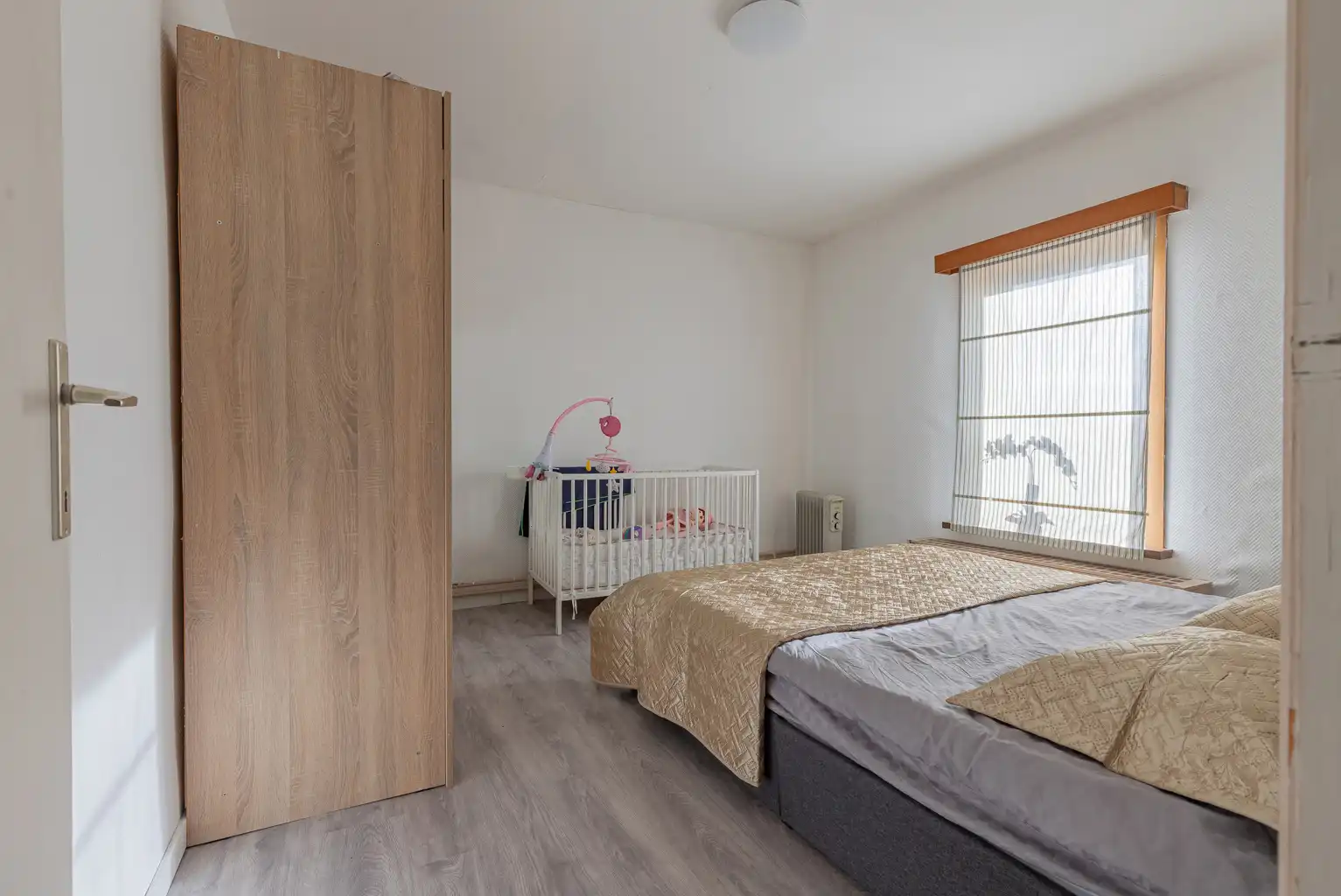 Gezinswoning met zicht op het groen! foto 5