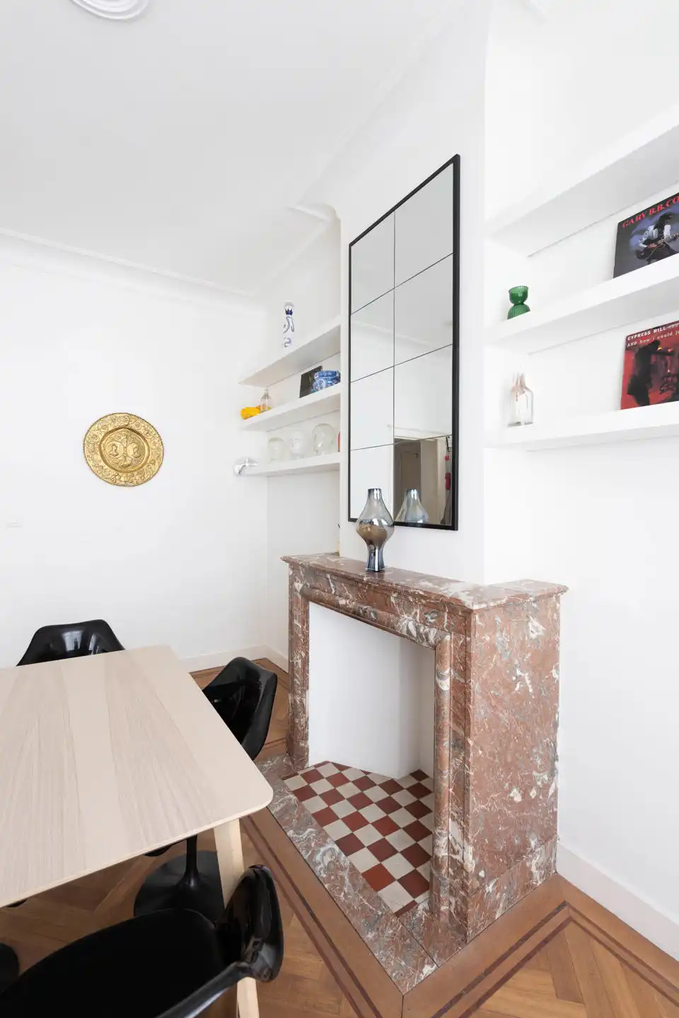 ANTWERPEN - Twee slaapkamer appartement nabij de Meir foto 5