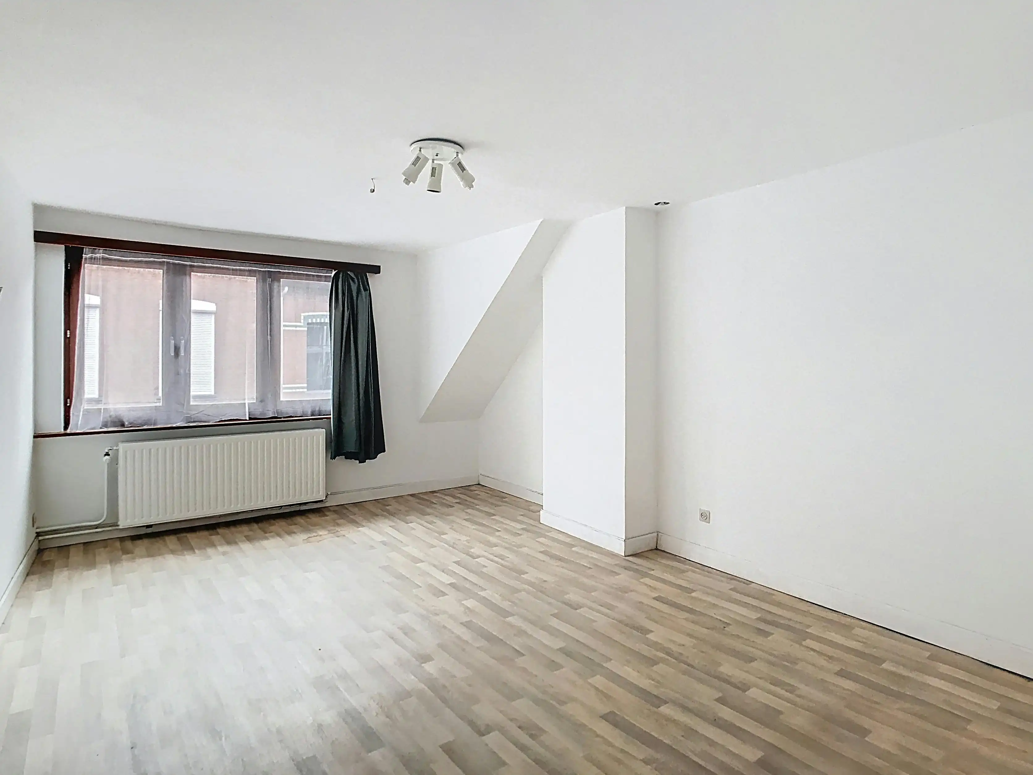 Ruime goed gelegen woning met bureau of praktijkruimte foto 13