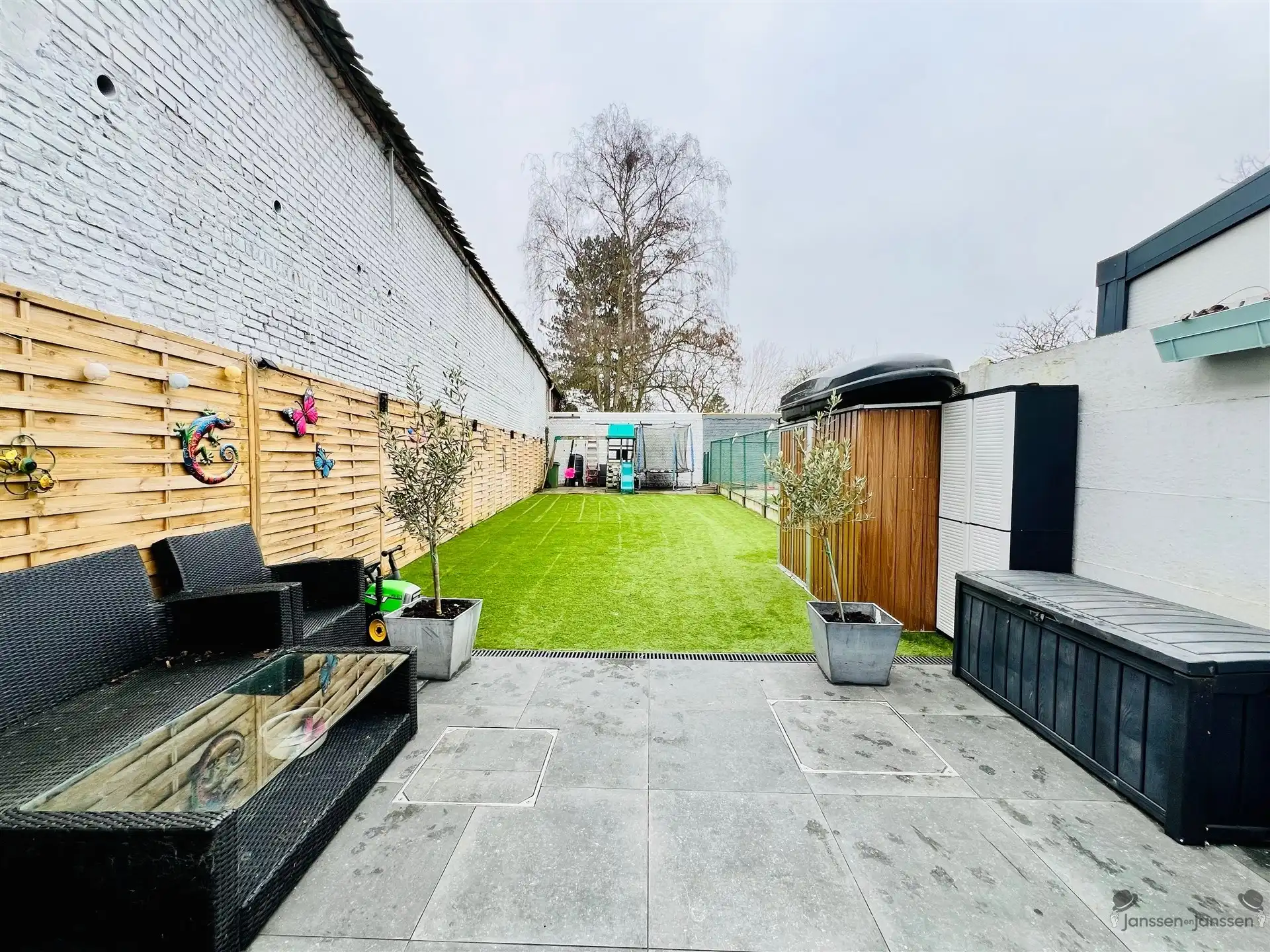 Eengezinswoning met 2 slpkmrs & tuin in doodlopende straat foto 6