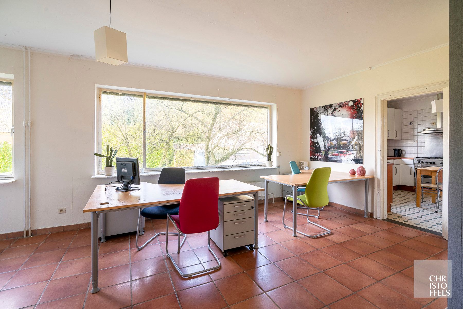 Te renoveren woning met 3 slaapkamers op ruim perceel van 1.085 m² foto 4