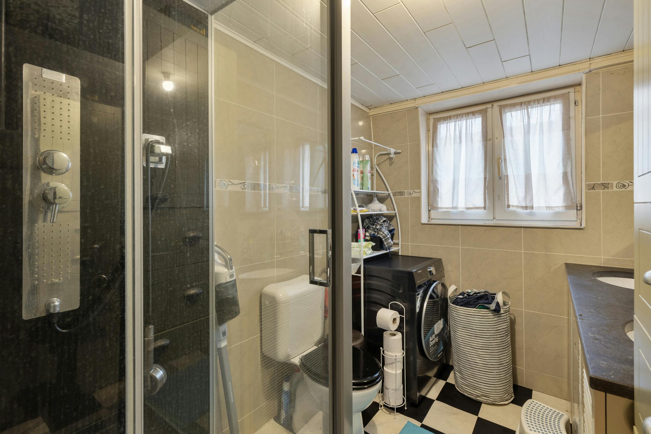 Huis met tal van mogelijkheden te koop in Strombeek-Bever  foto 15