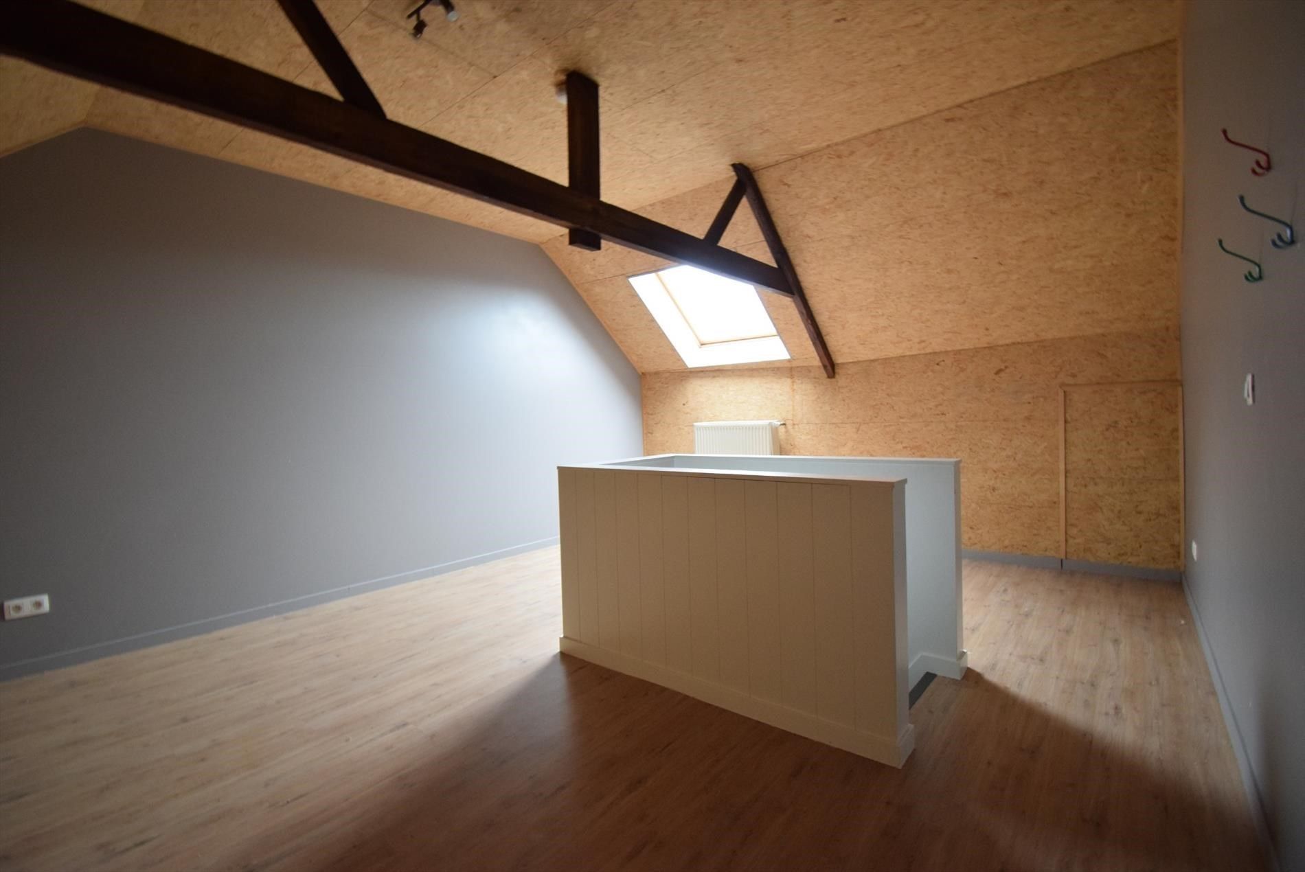 NETTE RIJWONING MET AUTOSTANDPLAATS foto 9