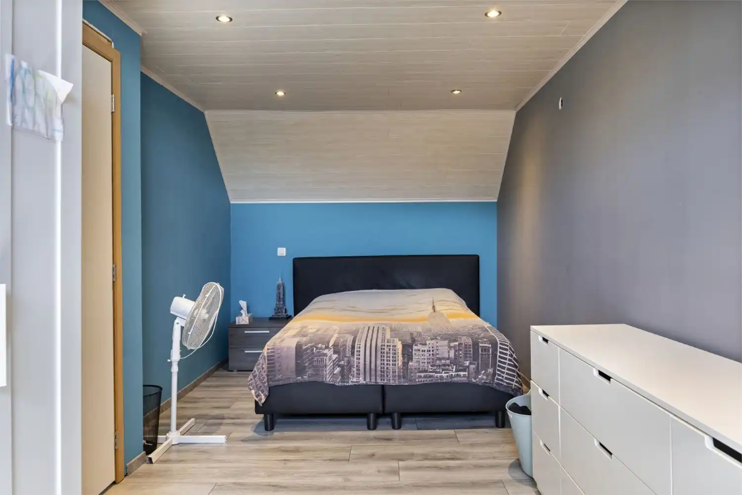 Verrassend ruime instapklare woning met 6 slaapkamers en zonnige tuin – hartje Meerbeke foto 27