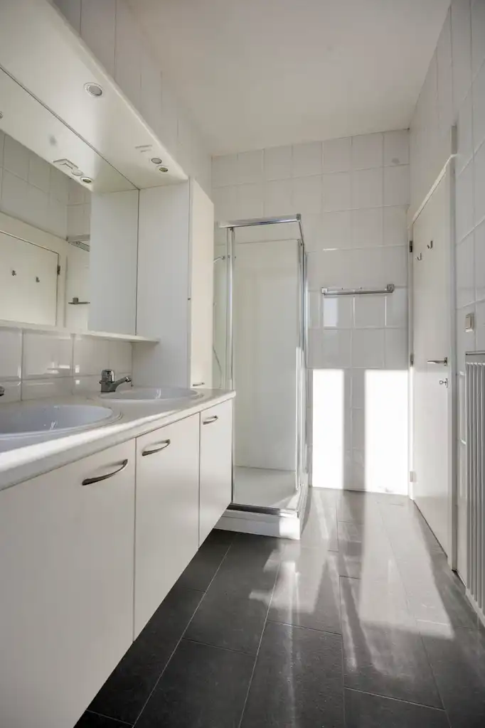 Uitstekend gelegen handelshuis met duplexwoonst  foto 17